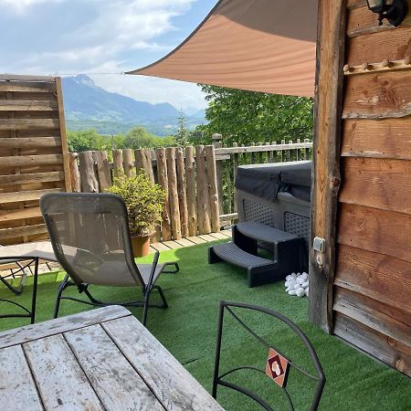 La Cabane A L'Oree Des Bornes Evires Luaran gambar